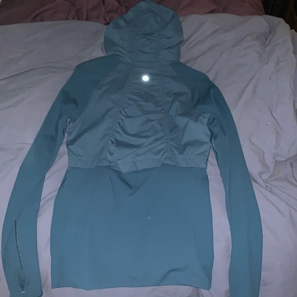 Lululemon- Like New - Sz 10- Dance Studio Jacket III- Reversible- Blue Petrol - Picture 9 of 16